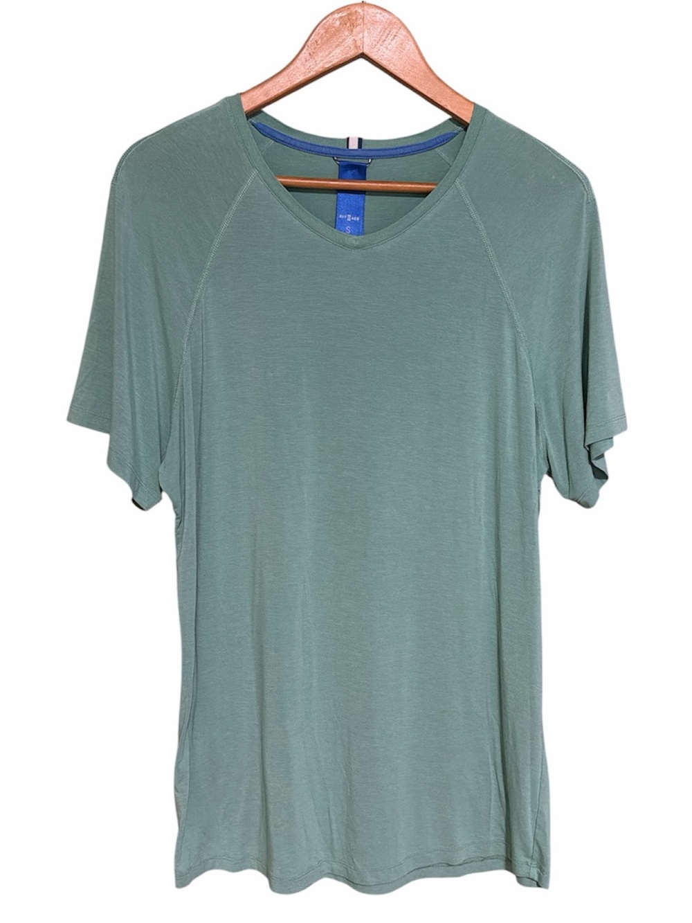 Kit and Ace Short Sleeve Tee in Sage Green size S Relaxed Fit